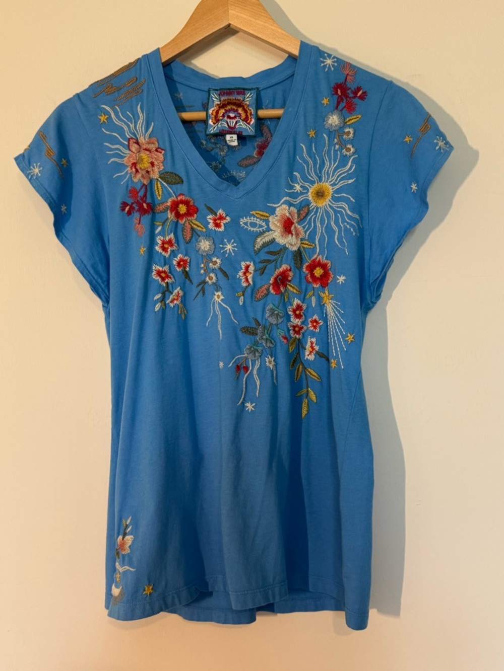 Johnny Was Lissa Flutter Sleeve Tee Blue Embroidered - Size XS - Picture 3 of 13